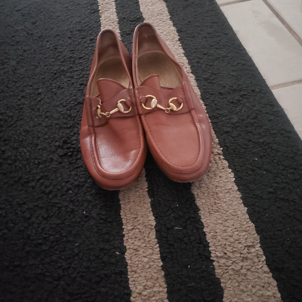 Mens authentic Gucci loafers